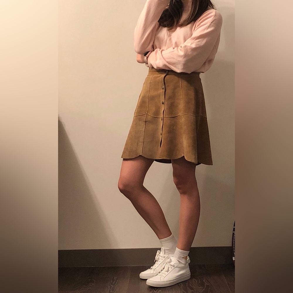 100% leather suede skirt with scallop edge